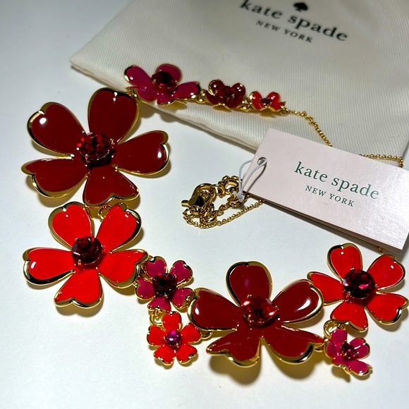♠️ kate spade BLUSHINGBLOOMS Statement Necklace - Picture 4 of 4